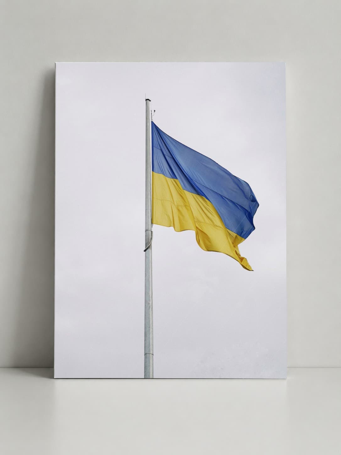 Прапор України на вітрі
